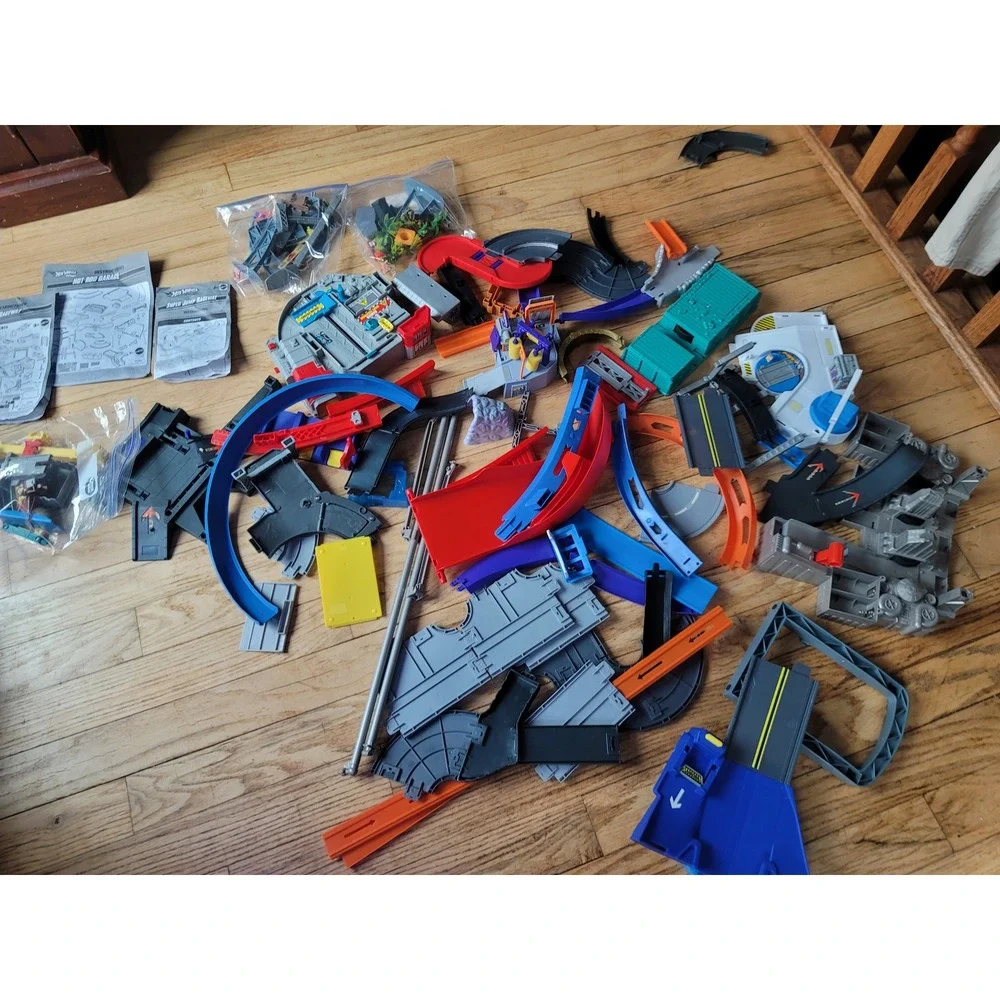 4 Set LOT Hot Wheels Beat‎ That Ultimate Raceway Hot-Rod Garage Super Jump